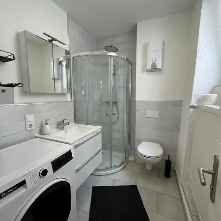 Ganzes Haus In Innenstadt Fuer 3 Kueche Terrasse Nyaraló *